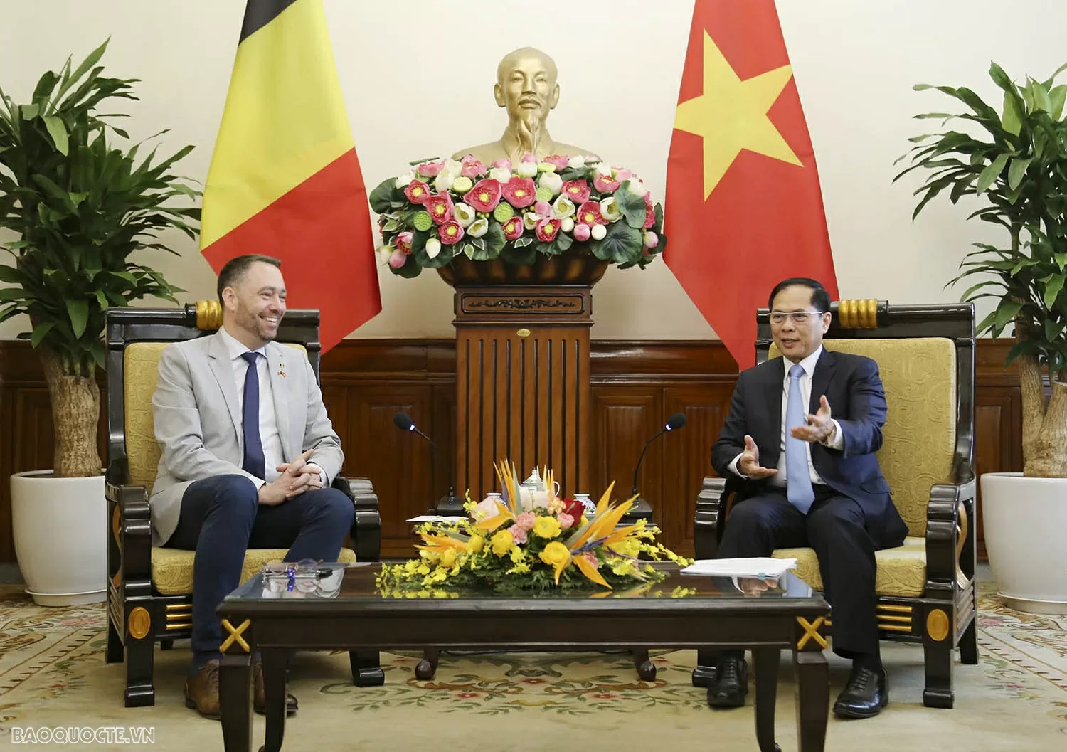 Phó Thủ tướng, Bộ trưởng Ngoại giao Bùi Thanh Sơn đã có buổi tiếp Bộ trưởng Ngoại giao Vương quốc Bỉ Phó Thủ tướng, Bộ trưởng Ngoại giao Bùi Thanh Sơn tiếp Phó Thủ tướng, Bộ trưởng Ngoại giao Bỉ