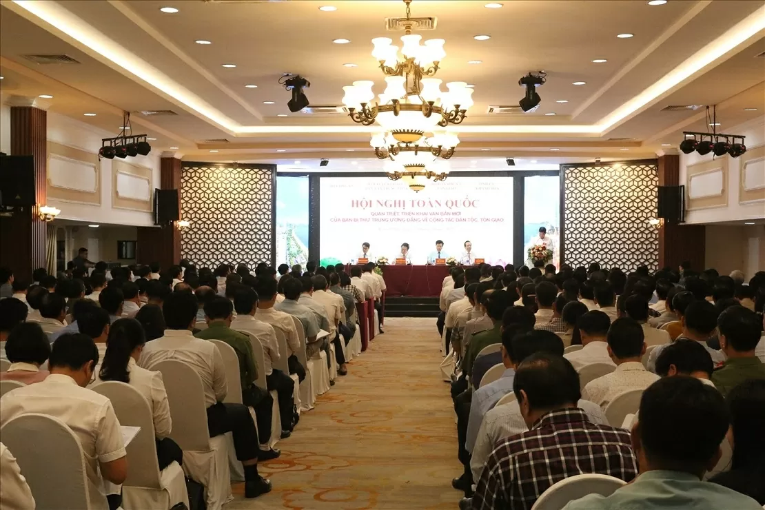 Quán triệt, triển khai một số văn bản mới của Ban Bí thư về công tác dân tộc, tôn giáo Quán triệt, triển khai một số văn bản mới của Ban Bí thư về công tác dân tộc, tôn giáo