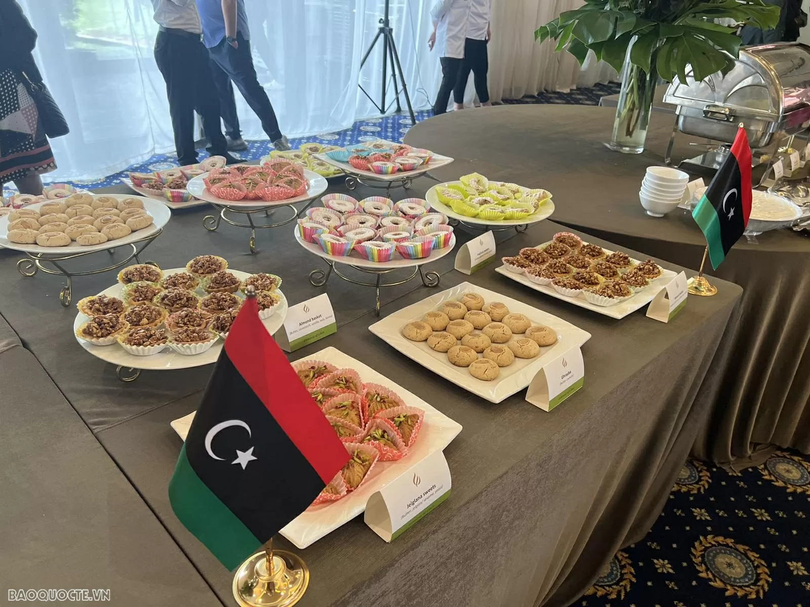 Thông điệp về hòa bình và phước lành qua lễ Eid al- Fitr của cộng đồng người Hồi giáo tại Hà Nội Thông điệp về hòa bình và phước lành qua lễ Eid al- Fitr của cộng đồng người Hồi giáo tại Hà Nội