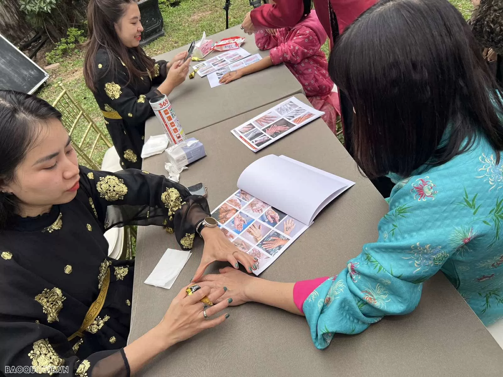 Thông điệp về hòa bình và phước lành qua lễ Eid al- Fitr của cộng đồng người Hồi giáo tại Hà Nội Thông điệp về hòa bình và phước lành qua lễ Eid al- Fitr của cộng đồng người Hồi giáo tại Hà Nội