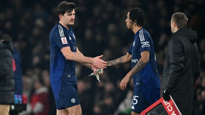 Hai trung vệ MU trở lại, sẵn sàng đá trận gặp Nottingham