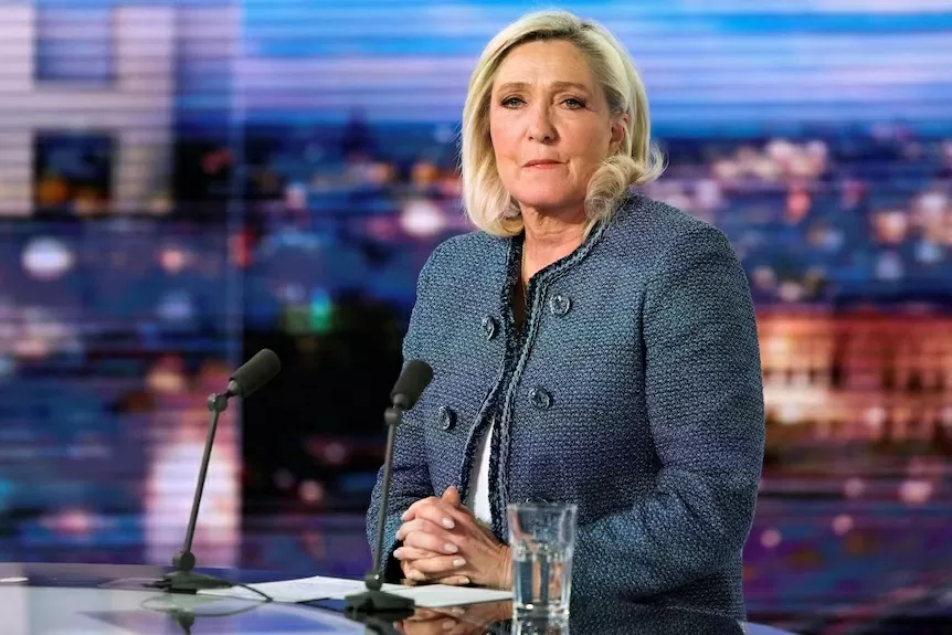 Pháp: Bị kết tội biển thủ công quỹ, lãnh đạo cánh hữu Marie Le Pen tuyên bố quyết không bị loại bỏ, tin vẫn 'còn lối nhỏ' tồn tại Pháp: Bị kết tội biển thủ công quỹ, lãnh đạo cánh hữu Marie Le Pen tuyên bố quyết không bị loại bỏ, tin vẫn 'còn lối nhỏ' tồn tại