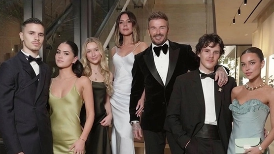 Hình ảnh cựu danh thủ David Beckham mừng sinh nhật tuổi 50 bên gia đình và bạn bè thân thiết