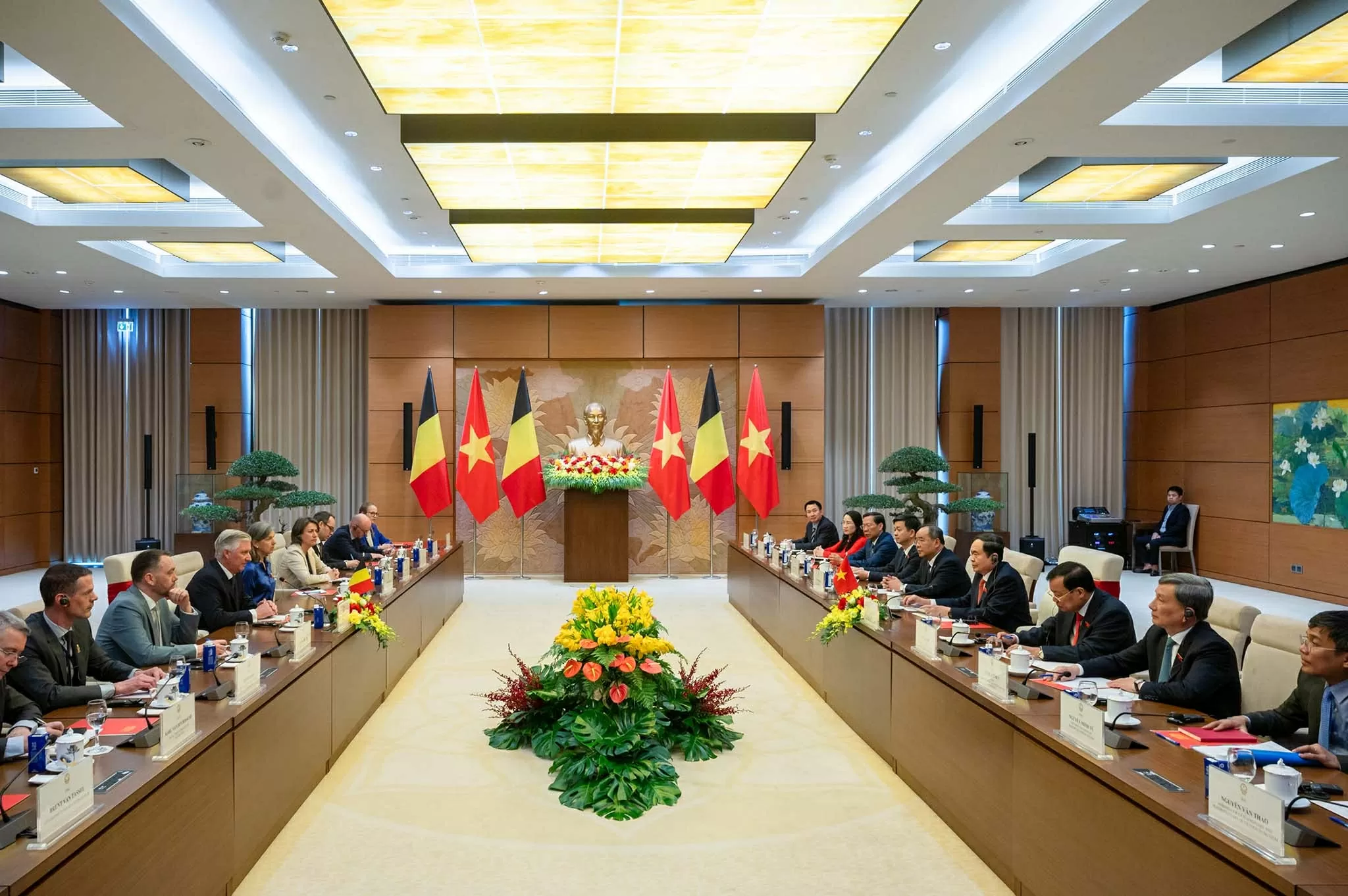 Chủ tịch Quốc hội Trần Thanh Mẫn hội kiến Nhà vua Vương quốc Bỉ