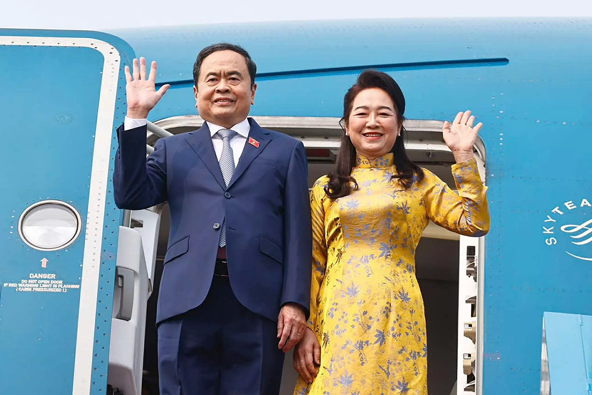 Chủ tịch Quốc hội Trần Thanh Mẫn và Phu nhân lên đường dự Đại hội đồng IPU-150, thăm chính thức Uzbekistan và Armenia