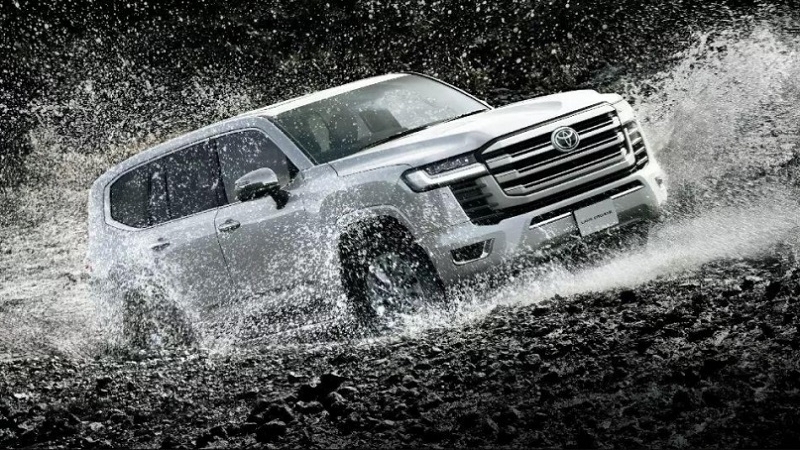 Toyota Land Cruiser LC300 2025 tạm ngừng nhận đơn vì cháy hàng