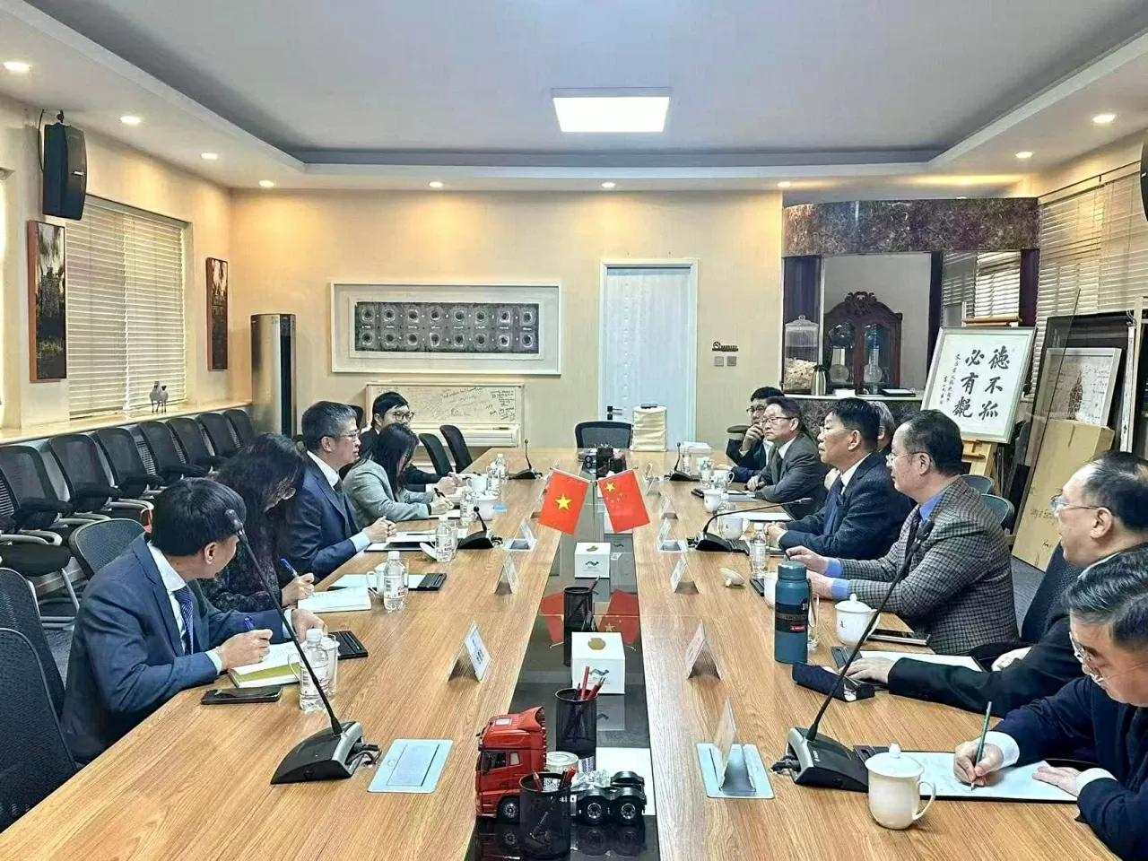 Việt Nam và Trung Quốc thúc đẩy hợp tác, trao đổi giữa các cơ sở nghiên cứu, tích cực tham mưu các biện pháp cùng phát triển Việt Nam và Trung Quốc thúc đẩy hợp tác, trao đổi giữa các cơ sở nghiên cứu, tích cực tham mưu các biện pháp cùng phát triển