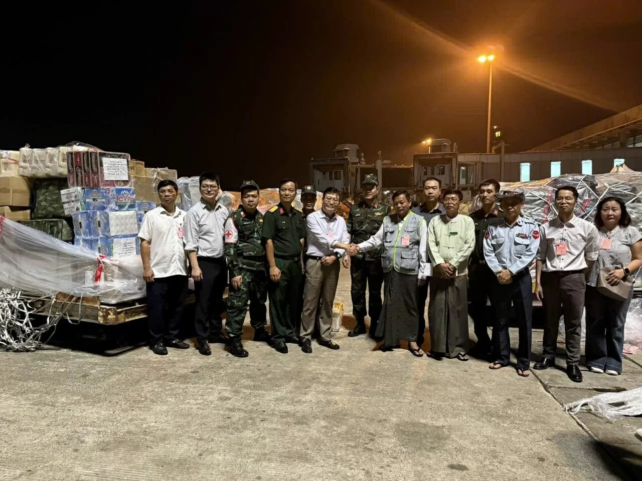 Đại sứ Lý Quốc Tuấn: Tận tâm, tận lực bảo hộ công dân Việt Nam sau động đất tại Myanmar Đại sứ Lý Quốc Tuấn: Tận tâm, tận lực bảo hộ công dân Việt Nam sau động đất tại Myanmar