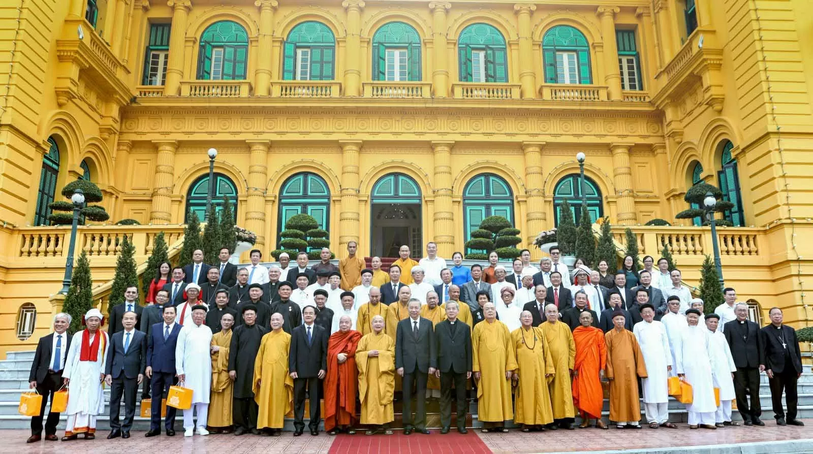 Thúc đẩy tự do tín ngưỡng, tôn giáo ở Việt Nam Thúc đẩy tự do tín ngưỡng, tôn giáo ở Việt Nam