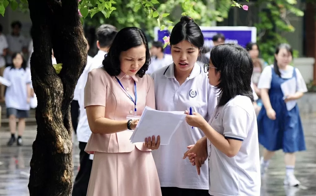 Các trường đại học ở Hà Nội đồng loạt tăng học phí
