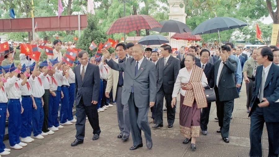 chu tich khamtay siphandone nguoi ban lon cua nhan dan viet nam