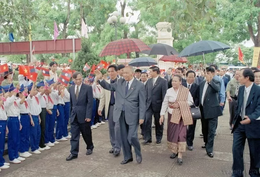 Chủ tịch Khamtay Siphandone: Người bạn lớn của nhân dân Việt Nam Chủ tịch Khamtay Siphandone: Người bạn lớn của nhân dân Việt Nam