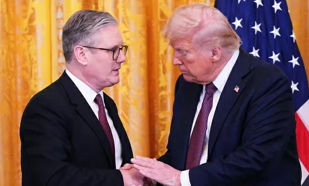 Chịu mức thuế suất thấp nhất trong 'cơn địa chấn' của Tổng thống Trump, nghệ thuật 'tấn công quyến rũ' của Thủ tướng Anh có hiệu quả?