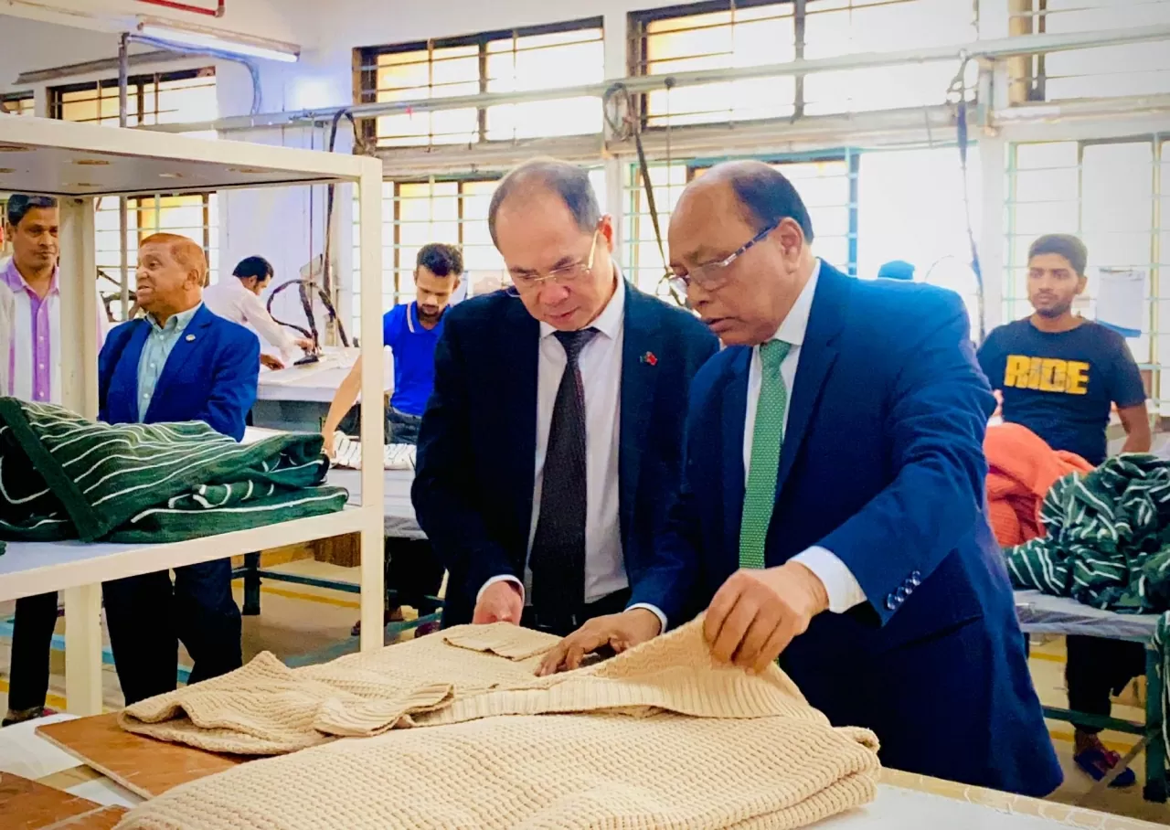 Chuyển đổi xanh: 'Mệnh lệnh' cấp bách cho cả Việt Nam và Bangladesh Chuyển đổi xanh: 'Mệnh lệnh' cấp bách cho cả Việt Nam và Bangladesh