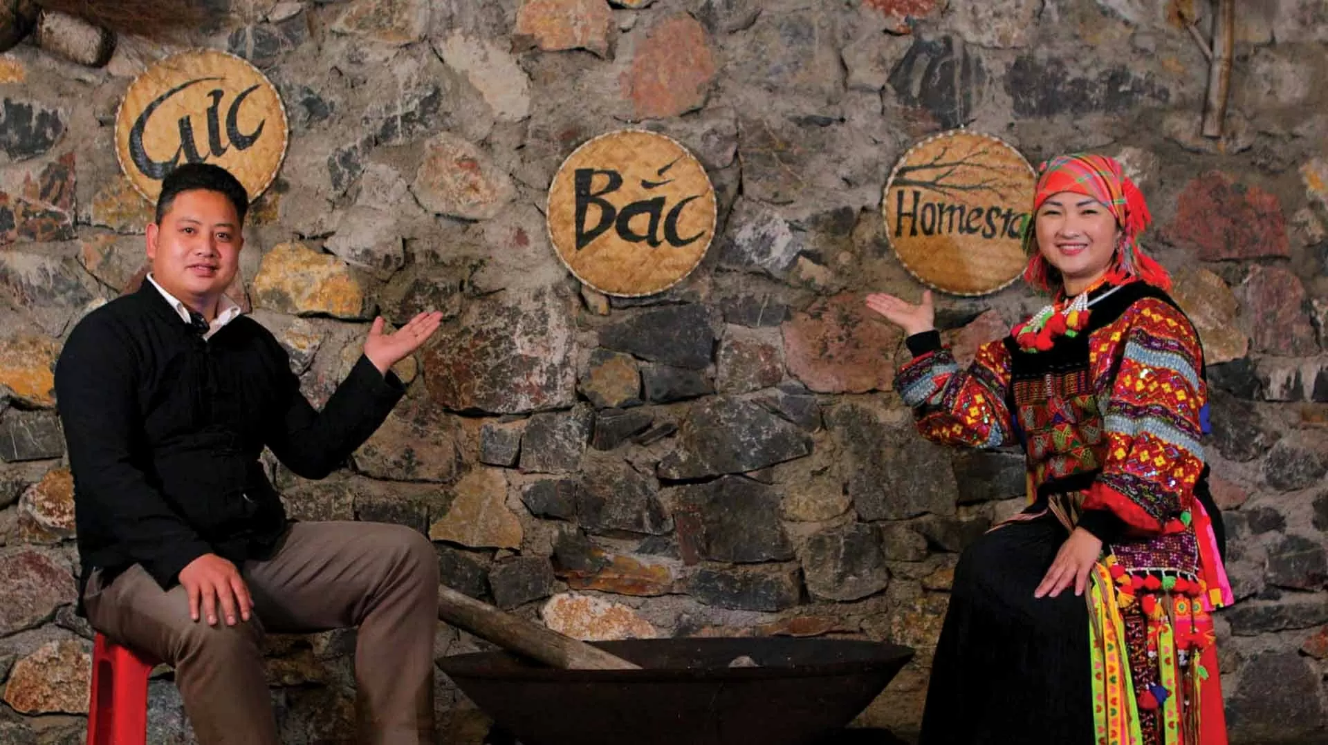 Làng cổ tích dưới chân cột cờ Lũng Cú Làng cổ tích dưới chân cột cờ Lũng Cú