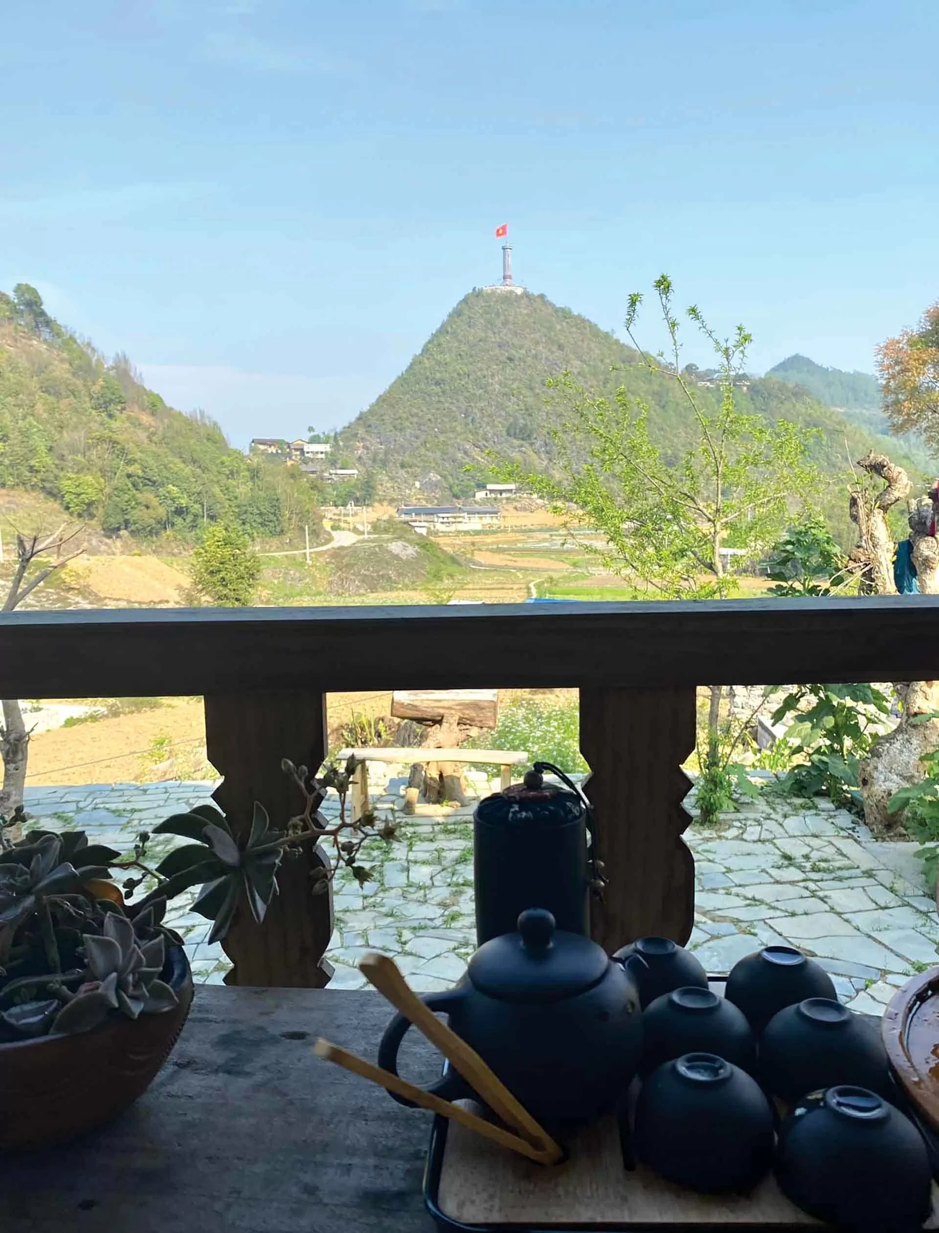 Làng cổ tích dưới chân cột cờ Lũng Cú