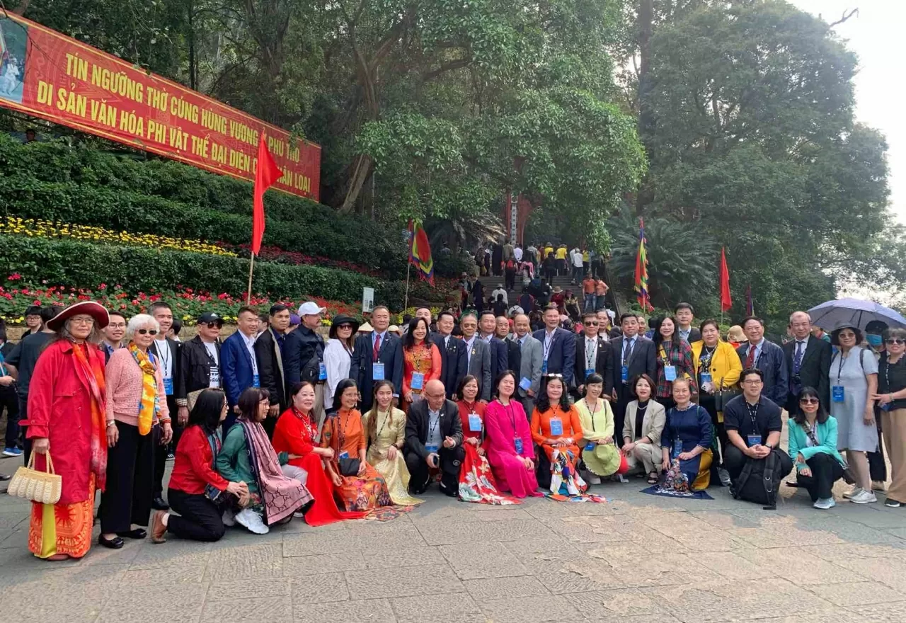 Đoàn kiều bào dâng hương Giỗ tổ Hùng Vương, thu hút nguồn lực phát triển kinh tế-xã hội tỉnh Phú Thọ