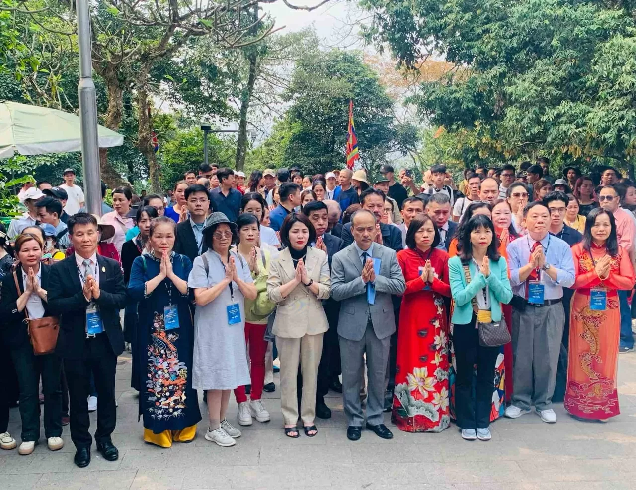 Đoàn kiều bào dâng hương Giỗ tổ Hùng Vương, thu hút nguồn lực xây dựng đất Tổ