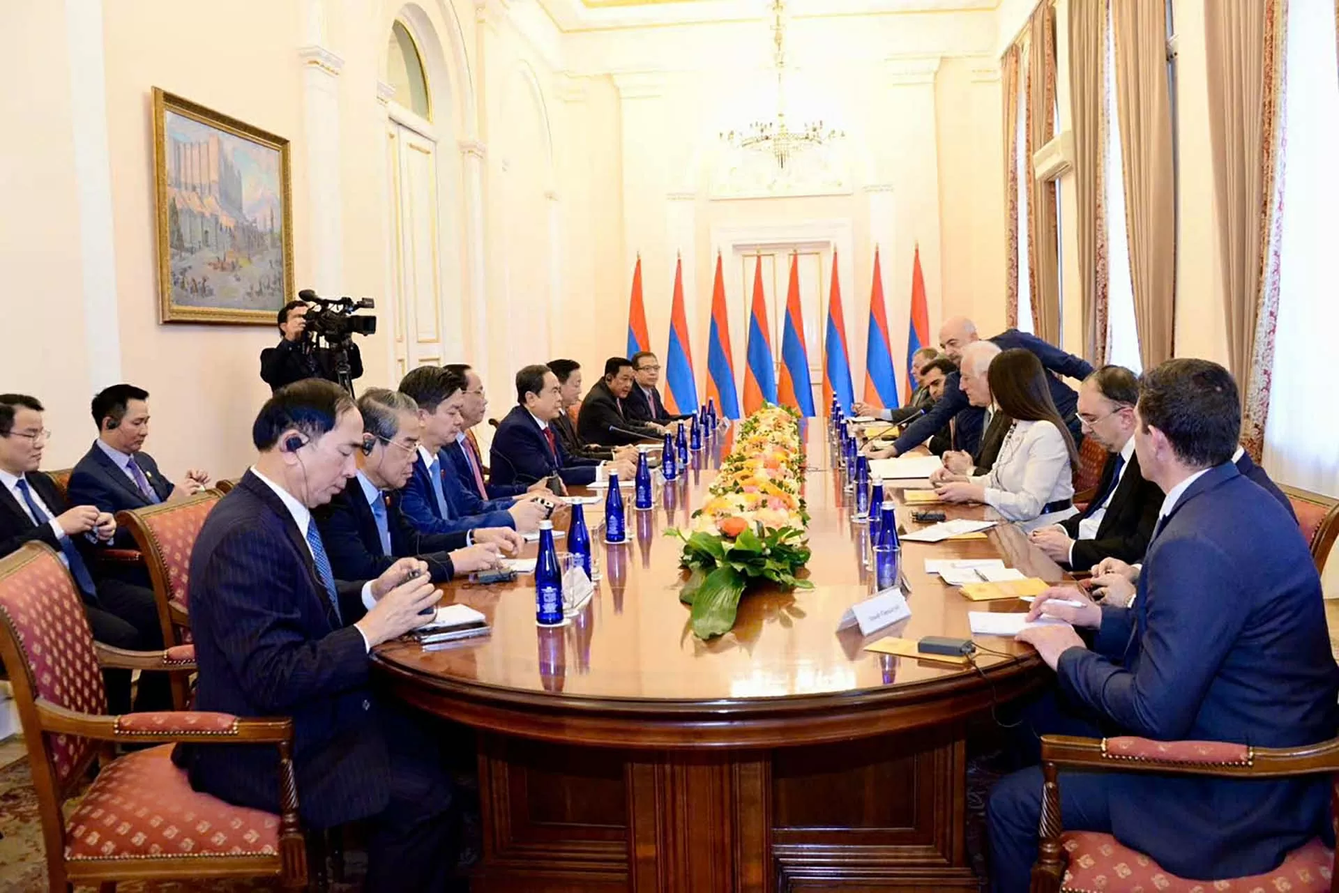 Chủ tịch Quốc hội Trần Thanh Mẫn hội kiến Tổng thống Armenia