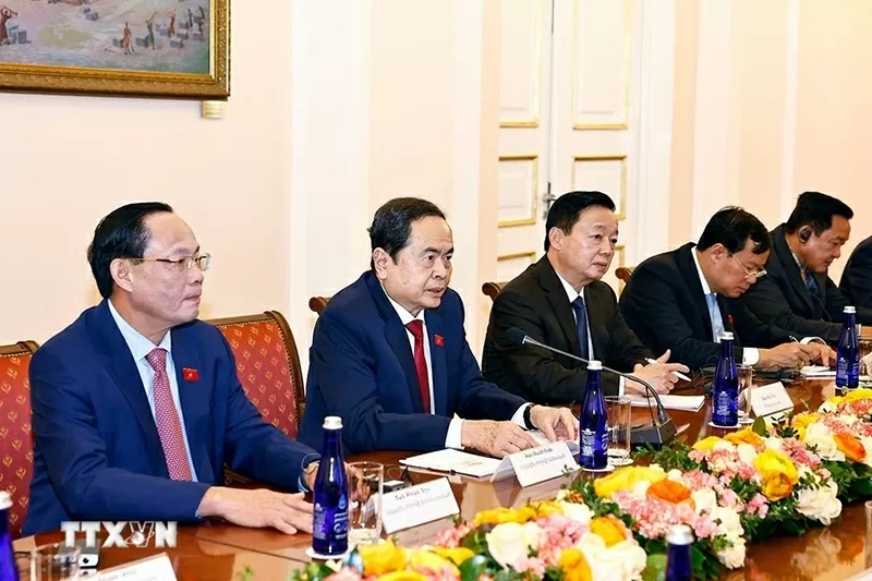 Chủ tịch Quốc hội Trần Thanh Mẫn hội kiến Tổng thống Armenia