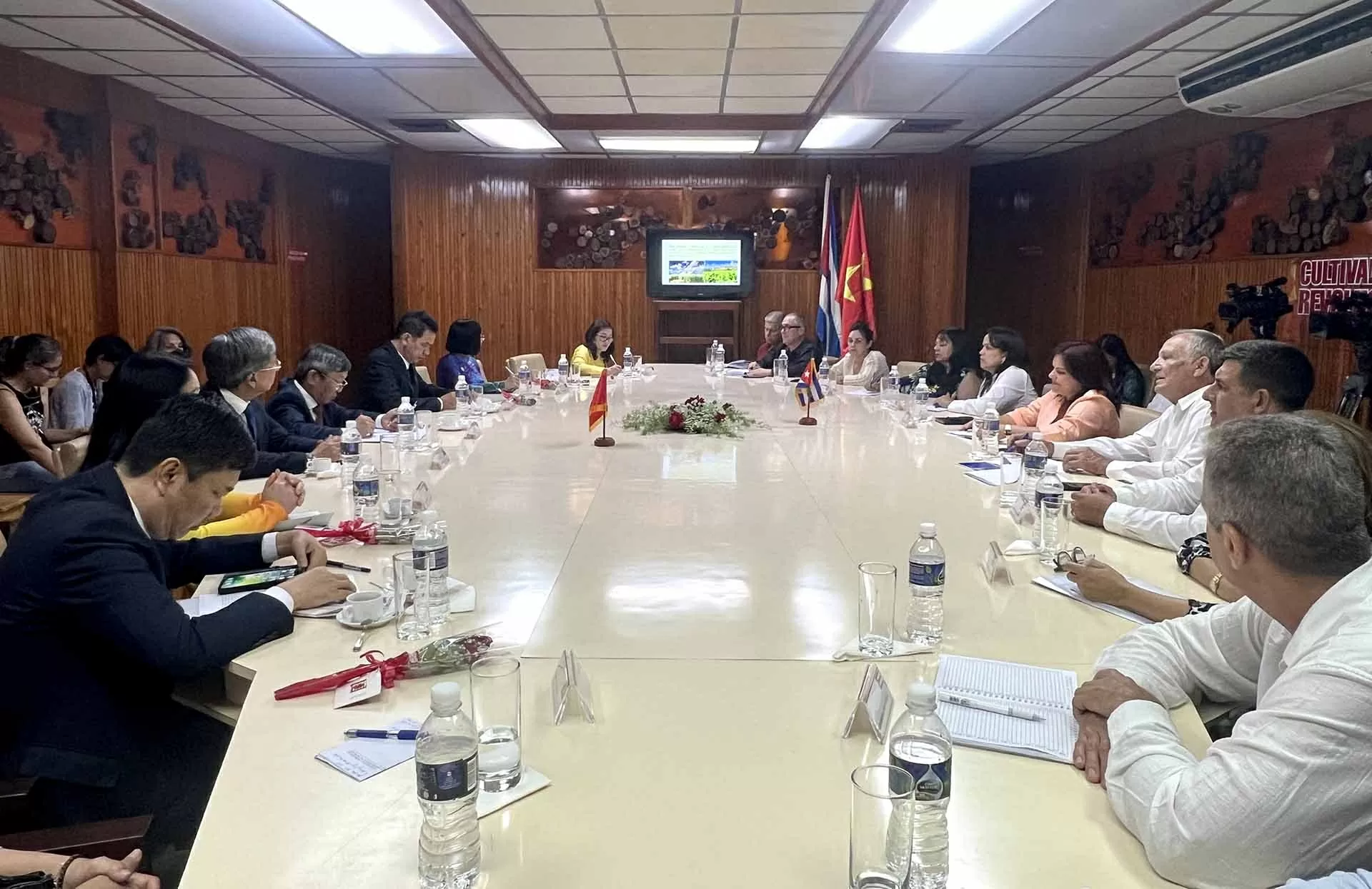 Thúc đẩy quan hệ hợp tác giữa Đồng Nai và tỉnh Pinar del Río, Cuba Thúc đẩy quan hệ hợp tác giữa Đồng Nai và tỉnh Pinar del Río, Cuba