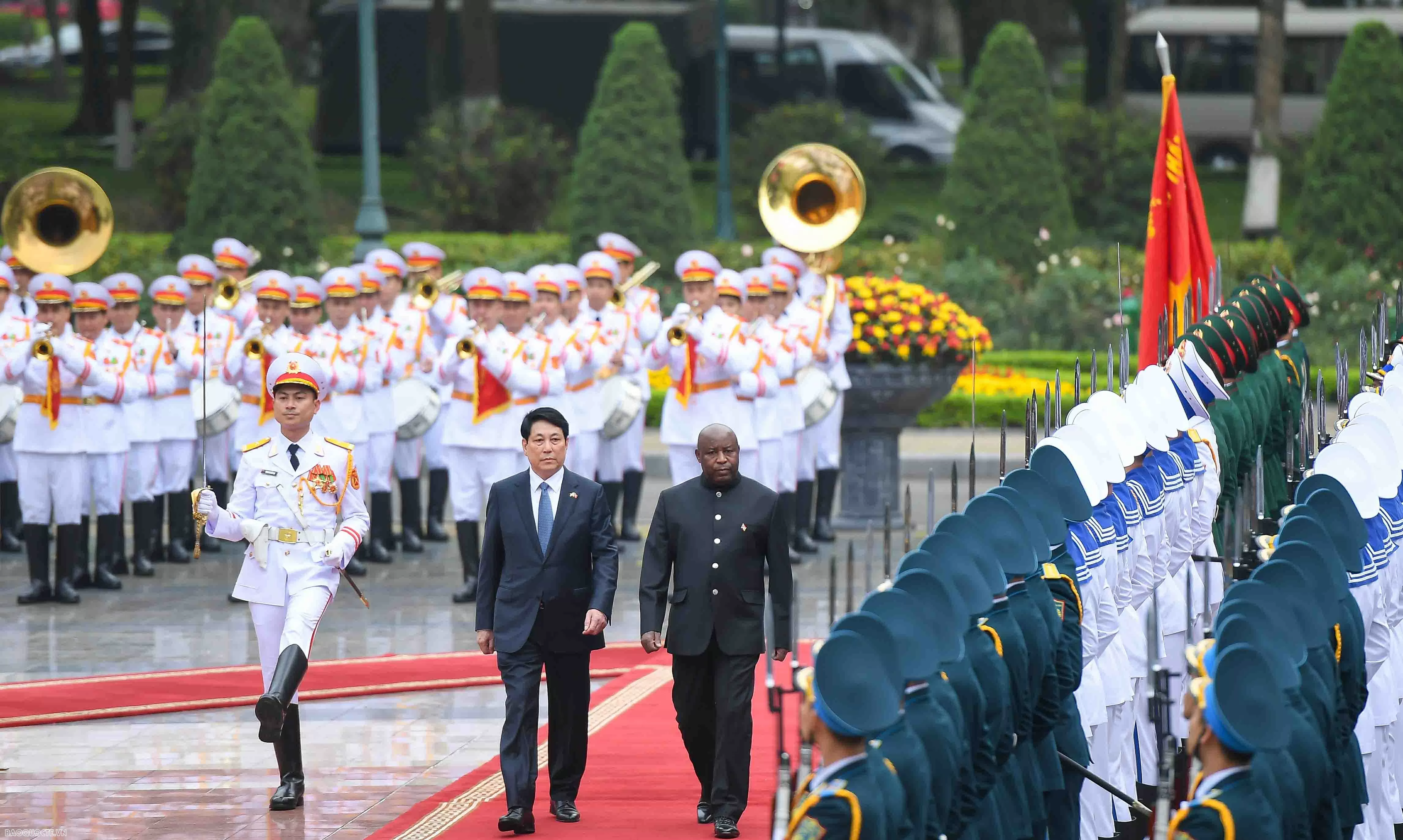 Chủ tịch nước Lương Cường chủ trì lễ đón chính thức Tổng thống Burundi Chủ tịch nước Lương Cường chủ trì lễ đón chính thức Tổng thống Burundi