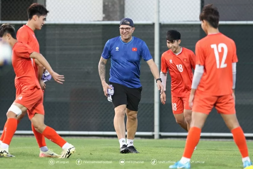 HLV Cristiano Roland: Mỗi trận đấu của U17 Việt Nam đều là một trận chung kết HLV Cristiano Roland: Mỗi trận đấu của U17 Việt Nam đều là một trận chung kết