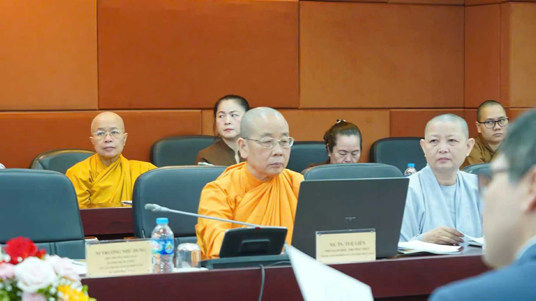 'Đóng góp của nữ giới Việt Nam với giao lưu và phát triển Phật giáo châu Á' 'Đóng góp của nữ giới Việt Nam với giao lưu và phát triển Phật giáo châu Á'