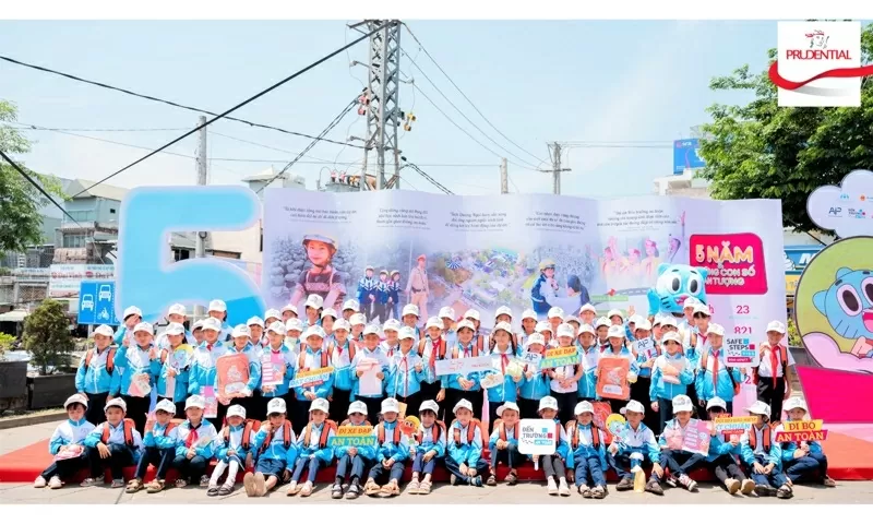 Prudential tổng kết 5 năm dự án 'Đến trường an toàn' với Ngày hội An toàn giao thông cấp liên tỉnh Tổng kết 5 năm dự án 'Đến trường an toàn' với Ngày hội An toàn giao thông cấp liên tỉnh
