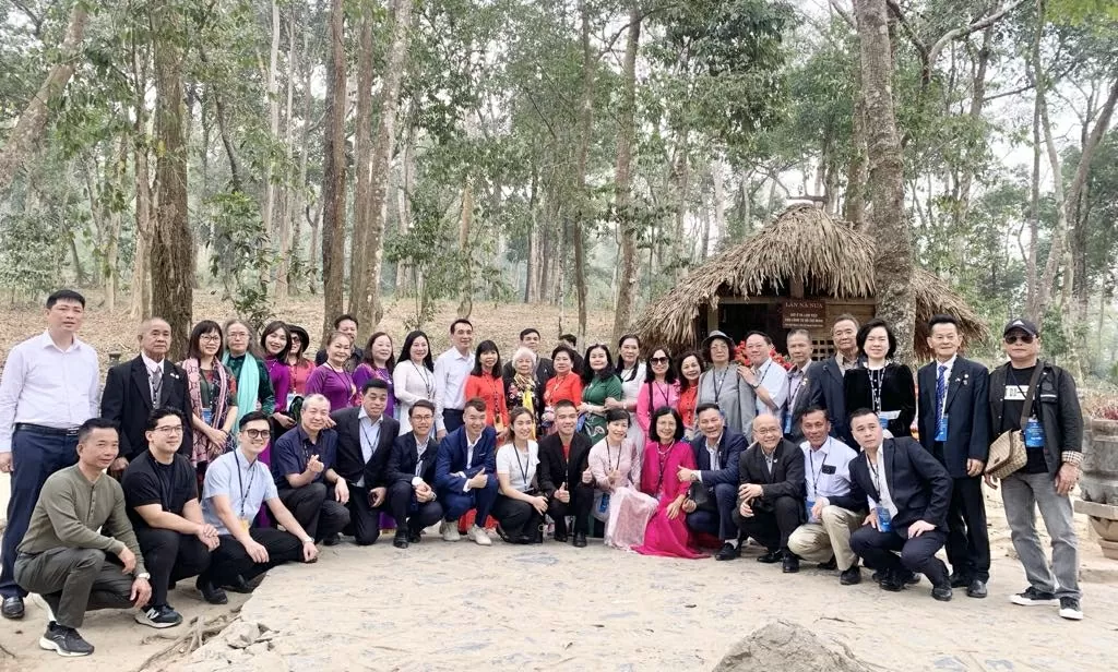 Đoàn kiều bào với hoạt động ý nghĩa tại tỉnh Tuyên Quang Đoàn kiều bào với hoạt động ý nghĩa tại tỉnh Tuyên Quang