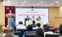 Thứ trưởng Bộ Công Thương: Ứng phó với thuế quan, chưa vội bàn tới câu chuyện điều chỉnh mục tiêu tăng trưởng xuất khẩu