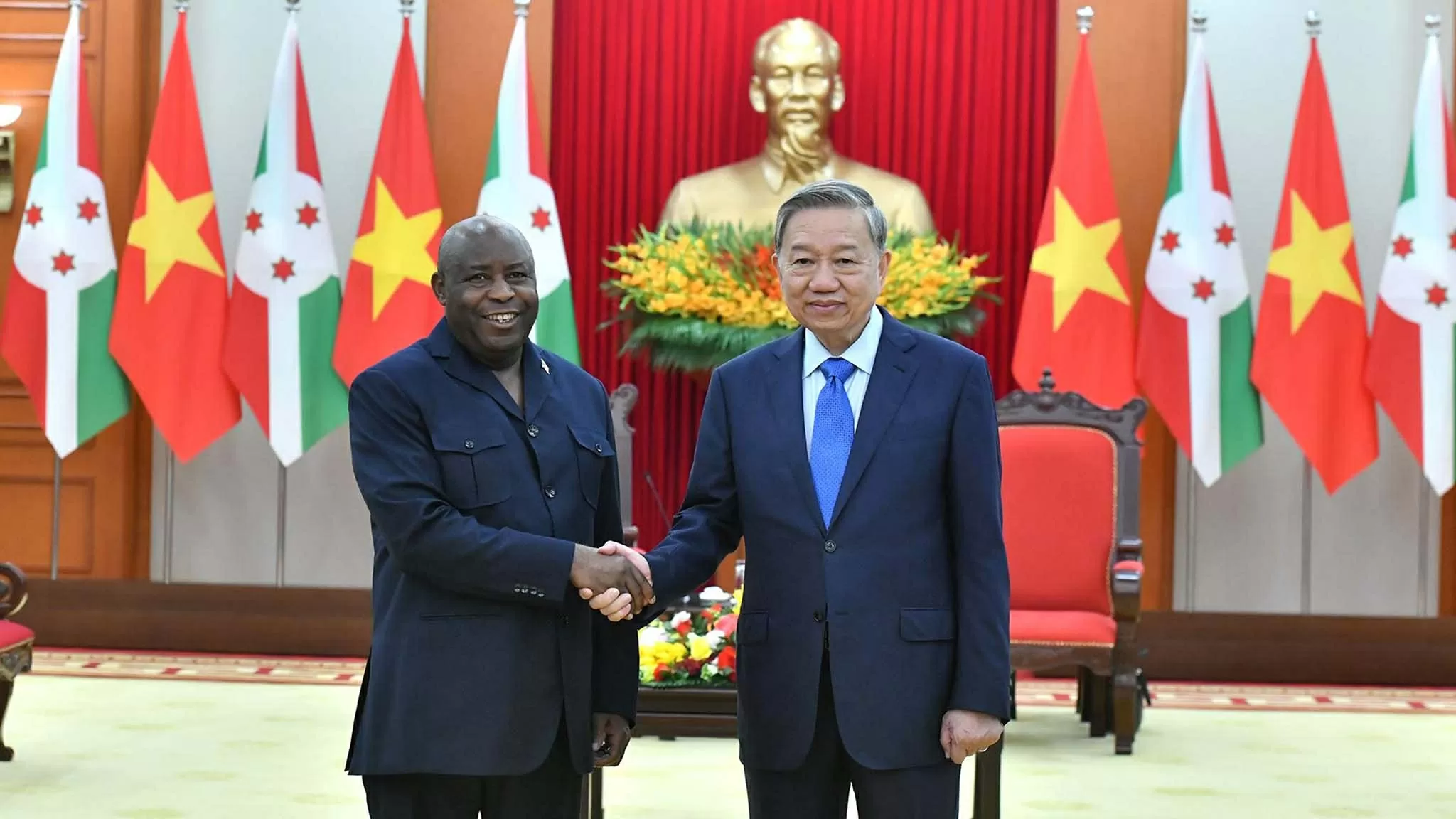 Tổng Bí thư Tô Lâm tiếp Tổng thống Cộng hòa Burundi Tổng Bí thư Tô Lâm tiếp Tổng thống Cộng hòa Burundi