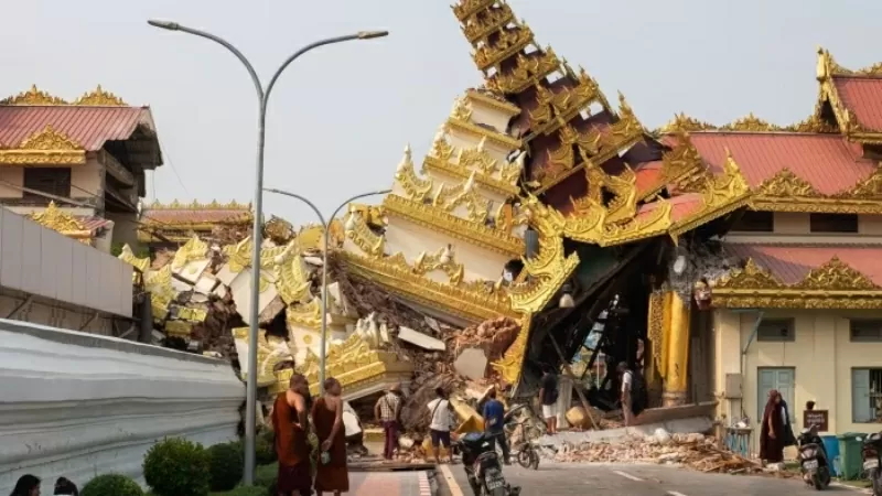 Nhiều hạ tầng quan trọng của Myanmar bị hư hại nghiêm trọng, bao gồm các đường ống dầu ngầm và hệ thống điện. (Nguồn: Financial Times) Nhiều hạ tầng quan trọng của Myanmar bị hư hại nghiêm trọng, bao gồm các đường ống dầu ngầm và hệ thống điện. (Nguồn: Financial Times)