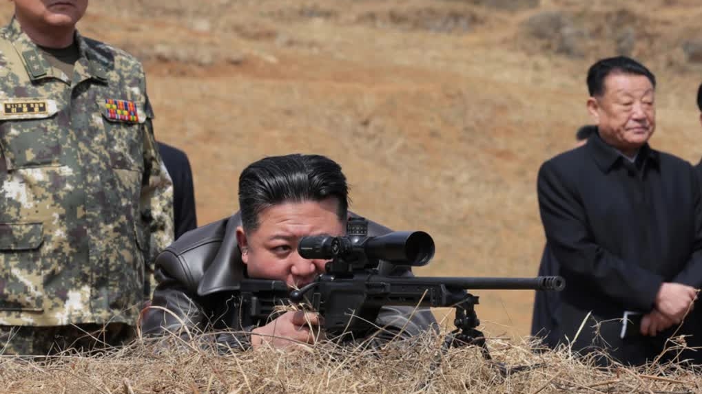 Nhà lãnh đạo Triều Tiên thử súng bắn tỉa mới khi thị sát lực lượng đặc nhiệm, hé lộ một điều