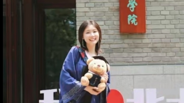 Nữ Thạc sĩ Báo chí chọn làm phục vụ tại căng tin trường thay vì theo đuổi nghề báo