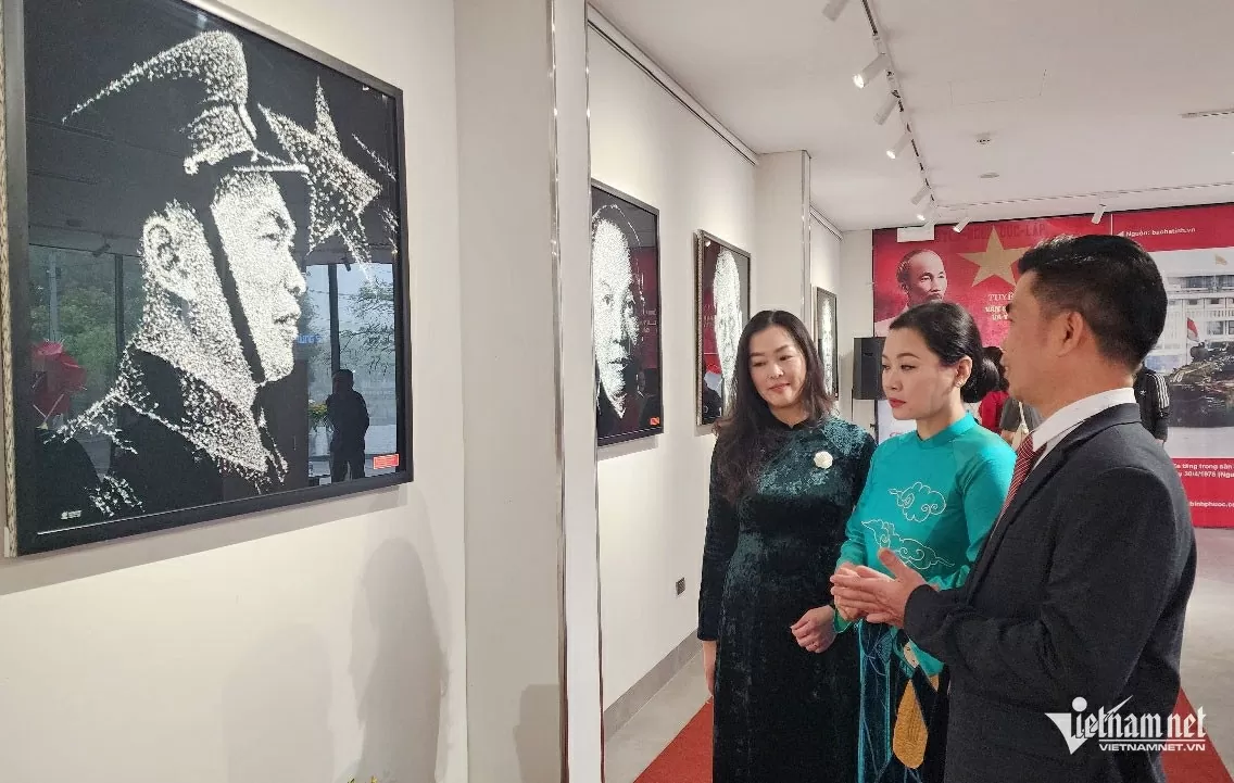 Hoạ sĩ dùng búa đập vỡ kính, sáng tạo thành các tác phẩm chân dung độc đáo