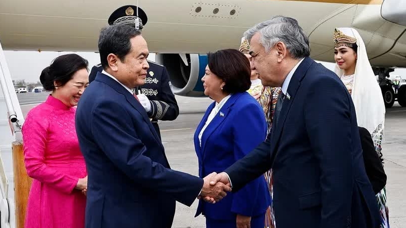 Chủ tịch Quốc hội bắt đầu tham dự Đại hội đồng IPU-150, thăm Uzbekistan