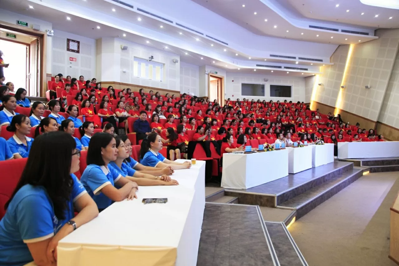 Quang cảnh buổi tuyên truyền cho hội viên phụ nữ. (Ảnh: Lê Ngọc) Quang cảnh buổi tuyên truyền cho hội viên phụ nữ. (Ảnh: Lê Ngọc)