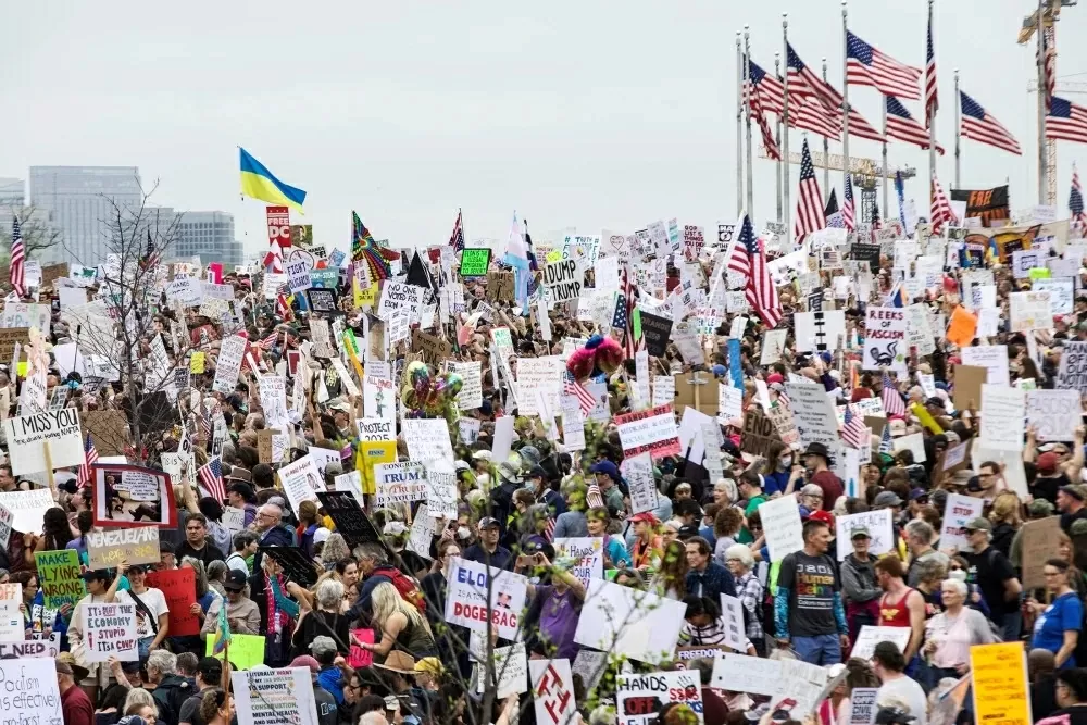 Biểu tình bùng phát khắp nước Mỹ, Tổng thống Trump kêu gọi người dân 'kiên nhẫn'