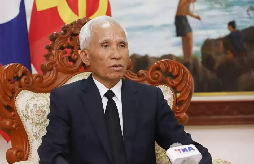 Trưởng Ban Tuyên huấn Trung ương Đảng Nhân dân cách mạng Lào Khamphanh Pheuiyavong trả lời phỏng vấn. (Ảnh: Xuân Tú/TTXVN)