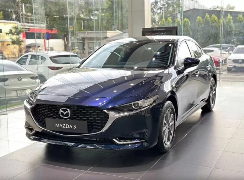 Mazda3 – dòng sedan hạng C vốn rất được người dùng ưa chuộng hiện được giảm giá từ 33–35 triệu đồng