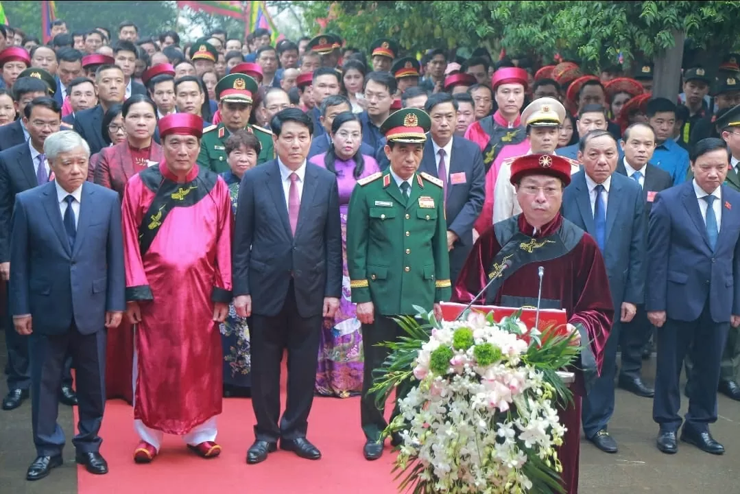 Chủ tịch nước Lương Cường dâng hương Giỗ Tổ Hùng Vương năm 2025