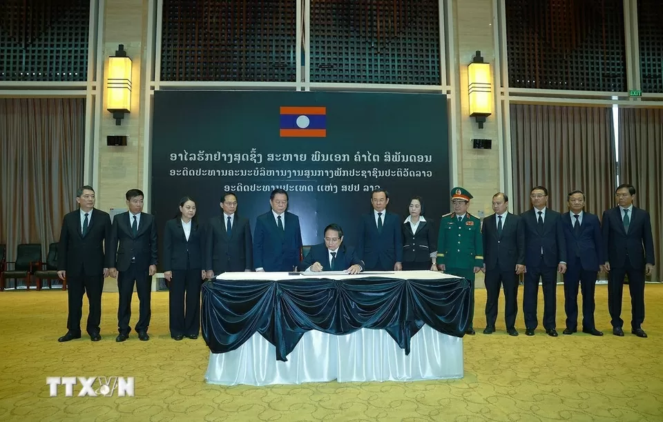 Thủ tướng Phạm Minh Chính viếng nguyên Chủ tịch Đảng NDCM Lào, nguyên Chủ tịch nước Lào Khamtay Siphandone