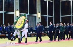 Thủ tướng Phạm Minh Chính viếng nguyên Chủ tịch Đảng NDCM Lào, nguyên Chủ tịch nước Lào Khamtay Siphandone