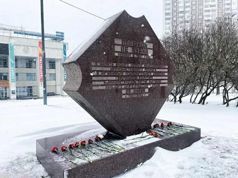 “Tiếp lửa cách mạng: Thế hệ trẻ Việt Nam tại Nga dâng hoa tưởng nhớ cố Tổng Bí thư Lê Duẩn