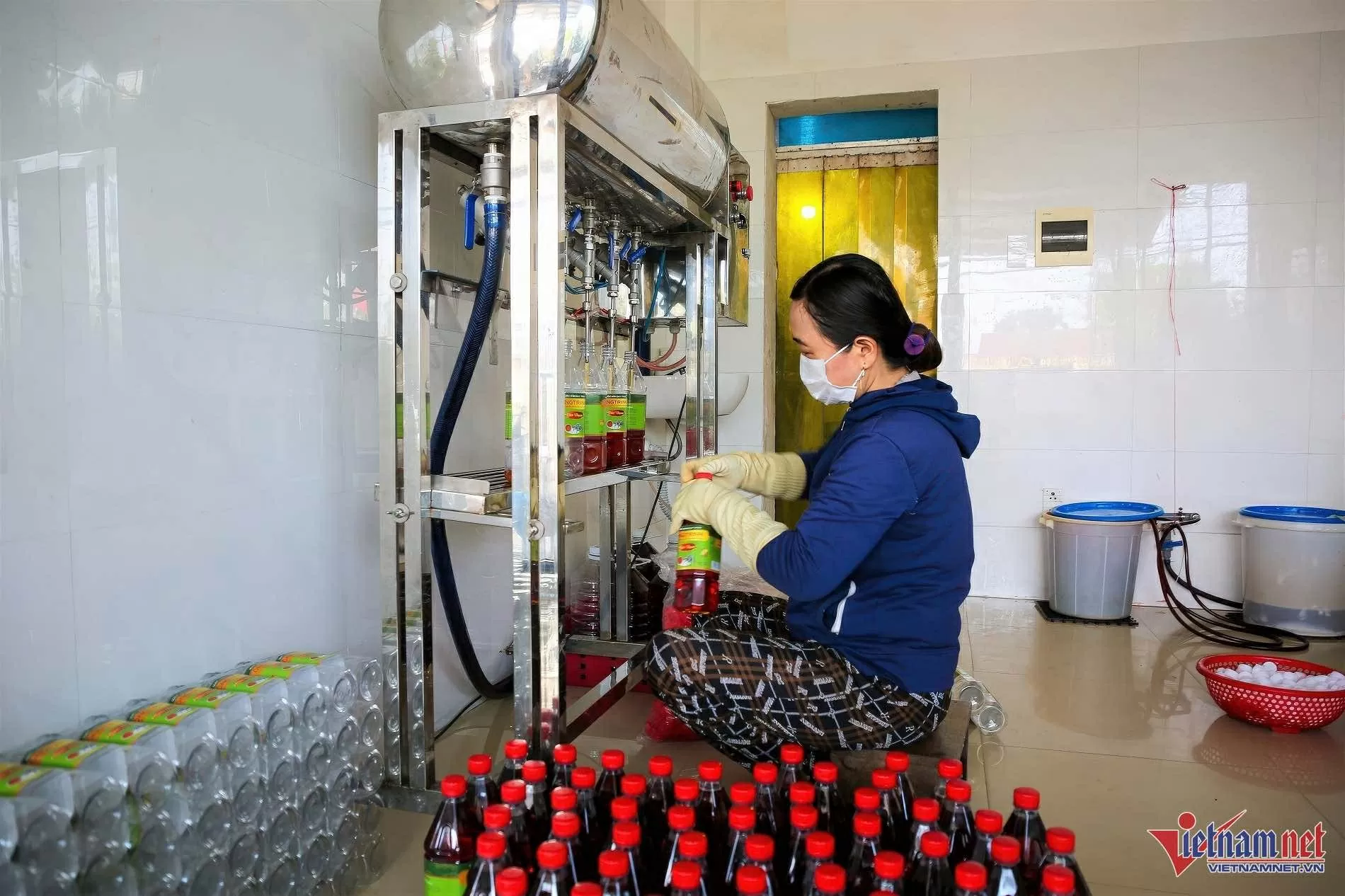 Thạc sĩ bỏ phố về quê phục hồi nghề truyền thống gia đình, kiếm bạc tỷ mỗi năm