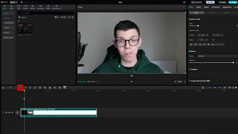 Chọn đoạn video muốn sao chép rồi click Split