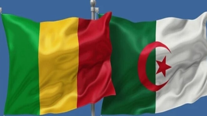 cang thang ngoai giao giua algeria va ba nuoc tay phi algiers dong cua khong phan voi may bay tu mali