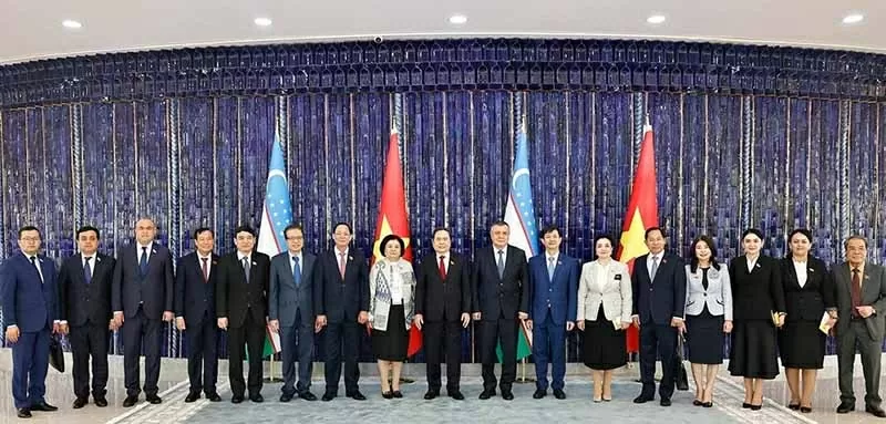 Việt Nam coi trọng và mong muốn cùng Uzbekistan thúc đẩy hợp tác trên mọi lĩnh vực Việt Nam coi trọng và mong muốn cùng Uzbekistan thúc đẩy hợp tác trên mọi lĩnh vực