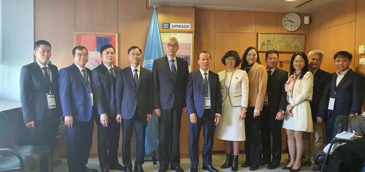 Thứ trưởng Ngoại giao Ngô Lê Văn và lãnh đạo các địa phương gặp  Phó Tổng giám đốc UNESCO Xing Qu. (Ảnh: Đoàn công tác)